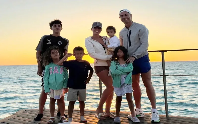 ronaldo co bao nhieu con kham pha cuoc song gia dinh cr7