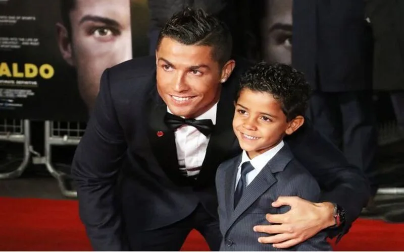 ronaldo co bao nhieu con kham pha cuoc song gia dinh cr7
